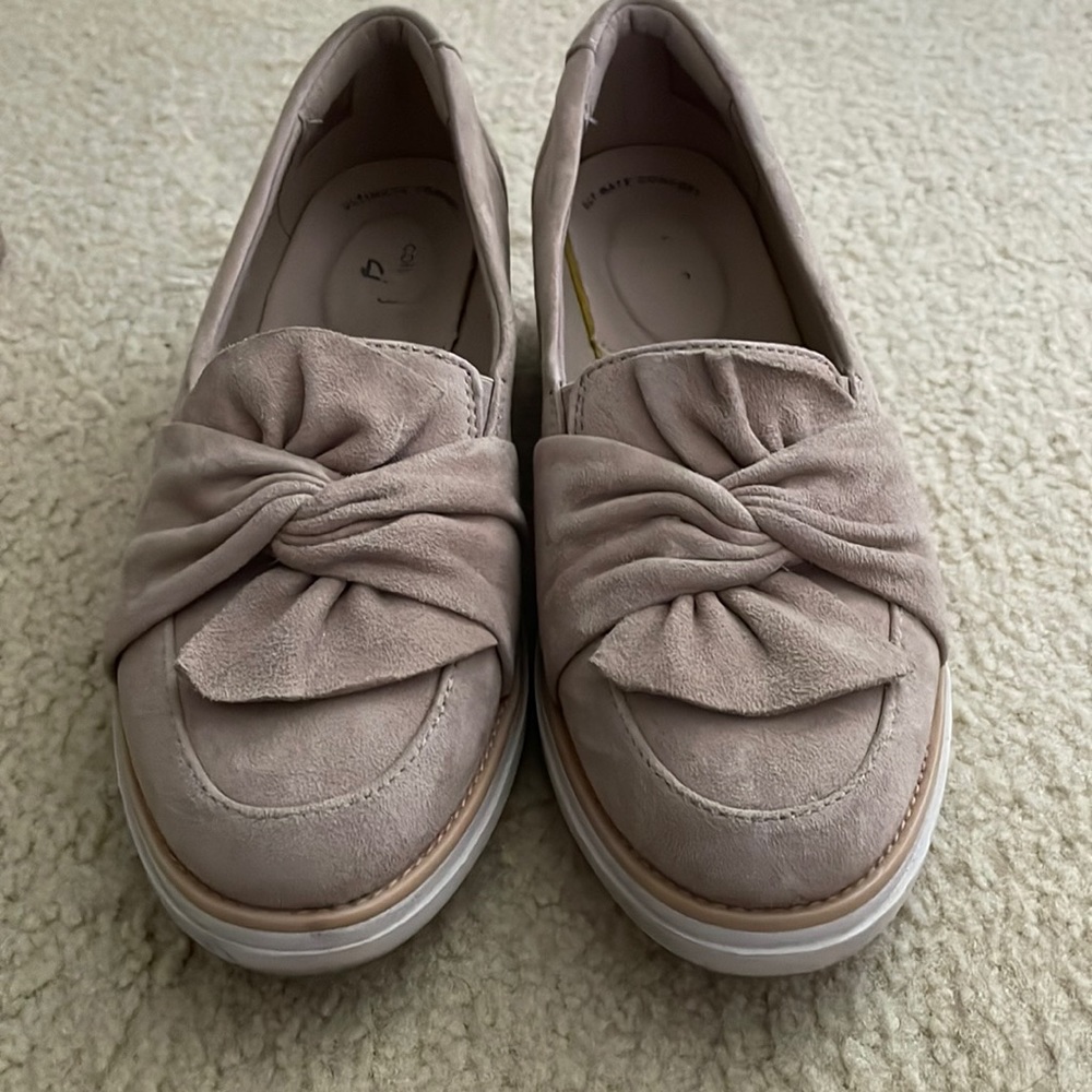 Clarks Sand beige loafers